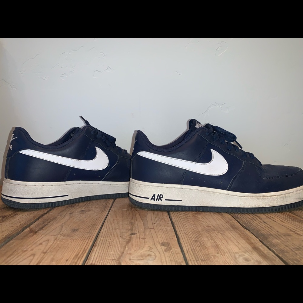 Men’s Nike Air Forces - Picture 4 of 4